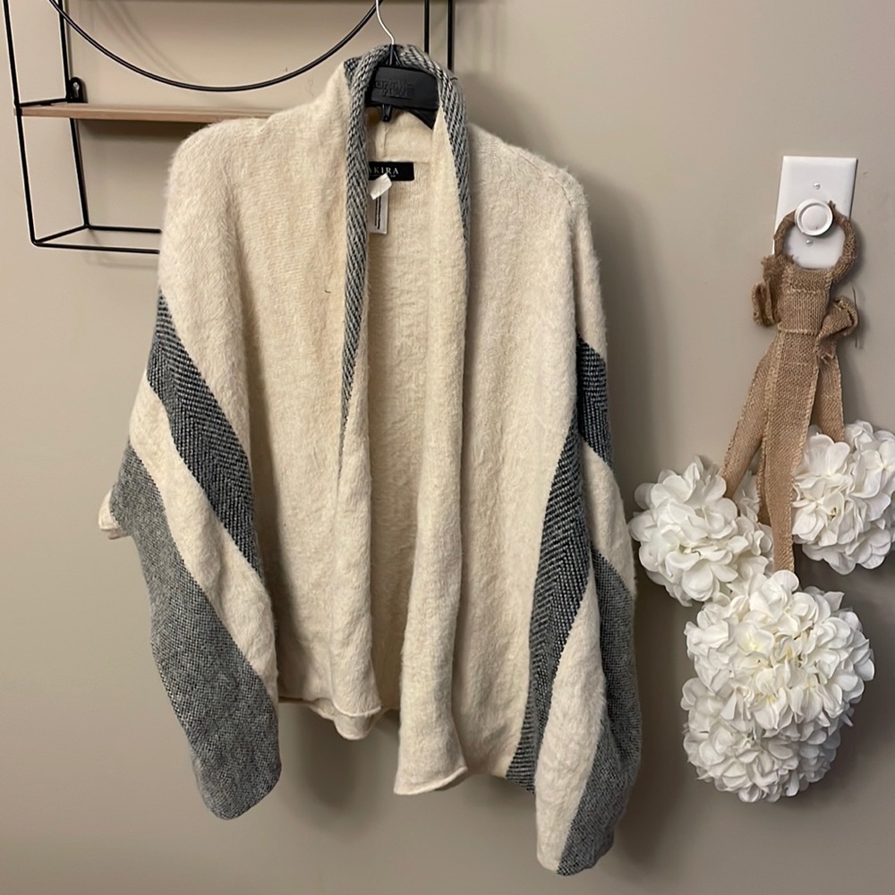 GORGEOUS AKIRA SWEATER . There is no Size